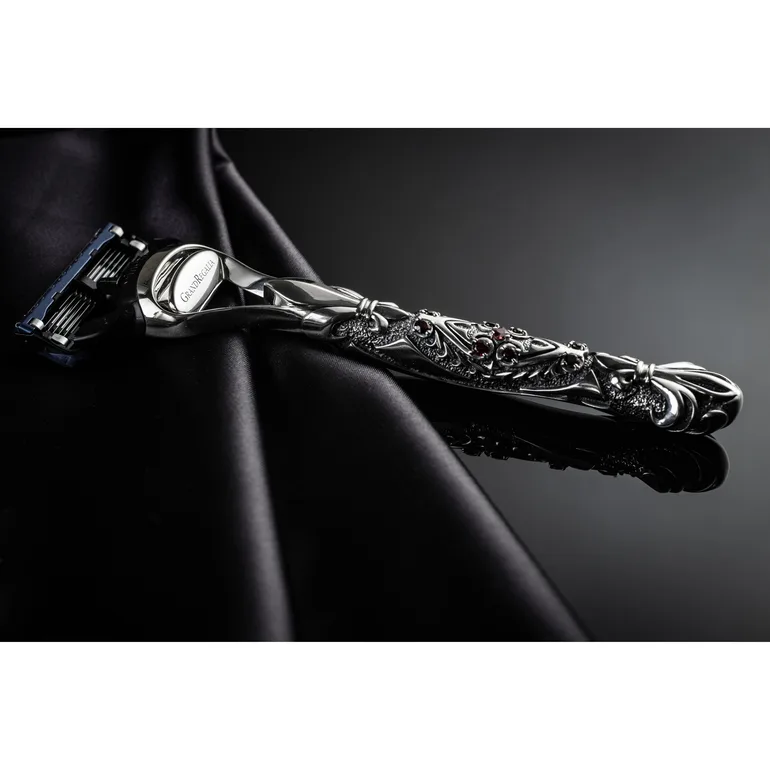 Бритва «Геральдическая» Grand Regalia — серебро 925, гранат, станок Fusion