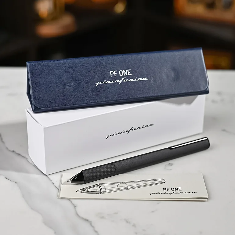 Кулькова ручка Pininfarina PF One Black: дизайн та технічні параметри