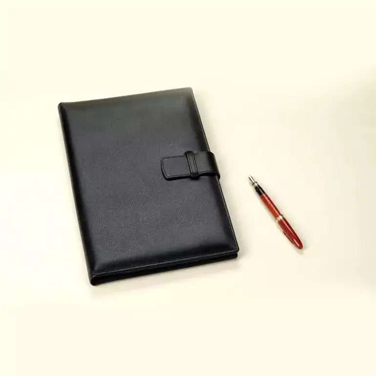 Записна книжка в шкіряній палітурці Renzo Romagnoli