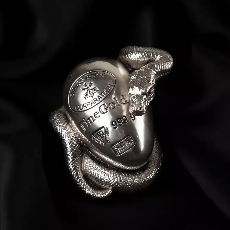 Фигурка «Серебряная Змея» — авторская работа Евгения Епура