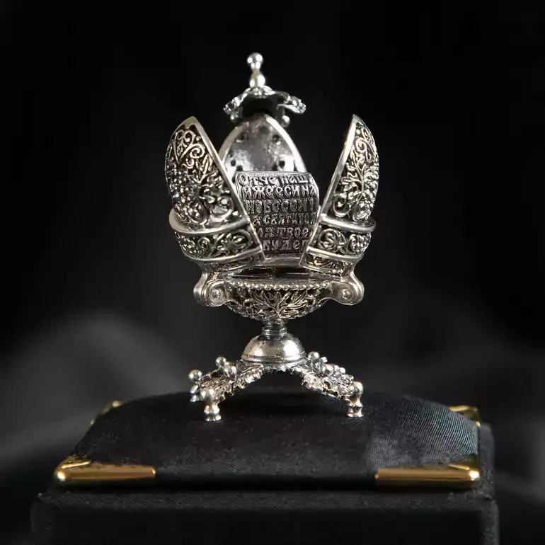 Пасхальное яйцо «Отче Наш» из серебра ручной работы