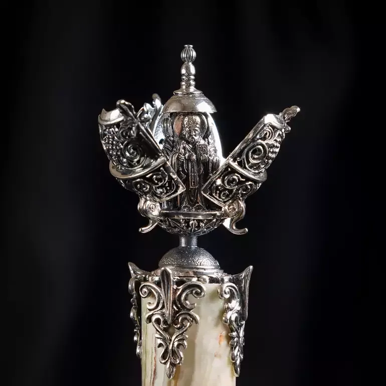 Пасхальное яйцо «Вера» из серебра на подставке из мраморного оникса