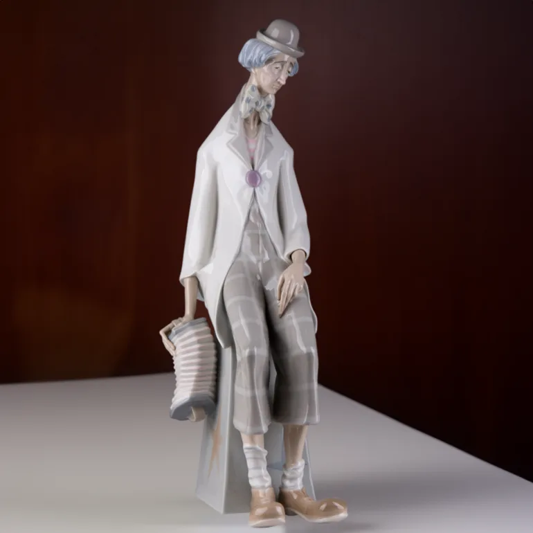 Статуетка Lladro «Сумний клоун» з концертиною, 45 см