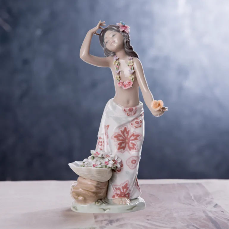 Порцелянова статуетка Lladro «Танцівниця на Гаваях» 1985 року