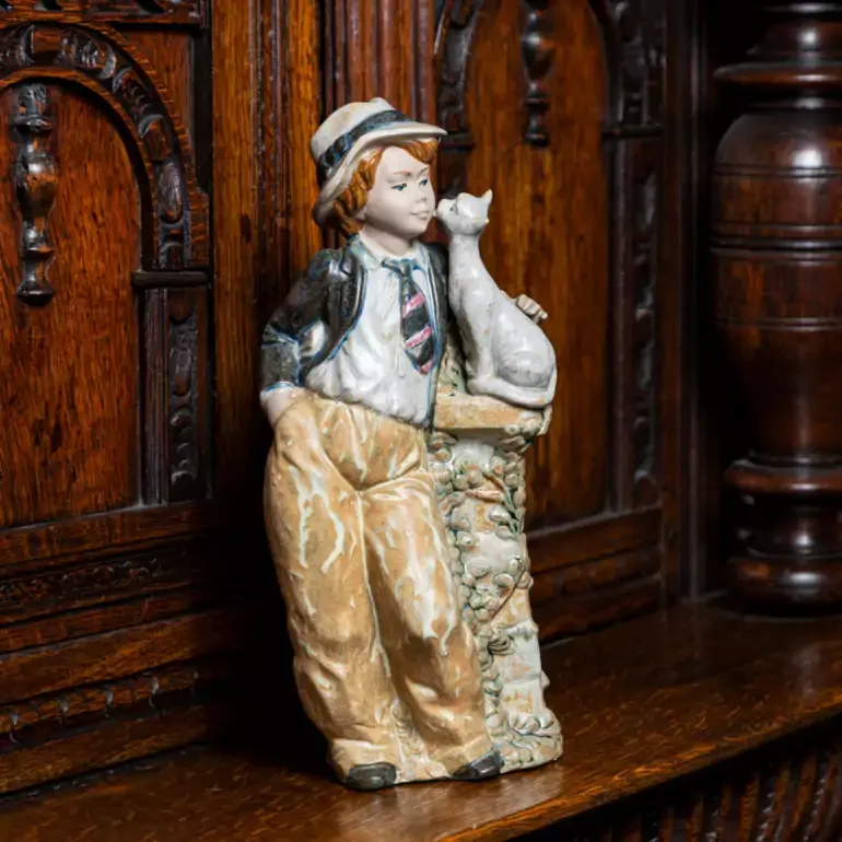 Порцелянова статуетка Boy with cat від Porcelana Artistica Levantina