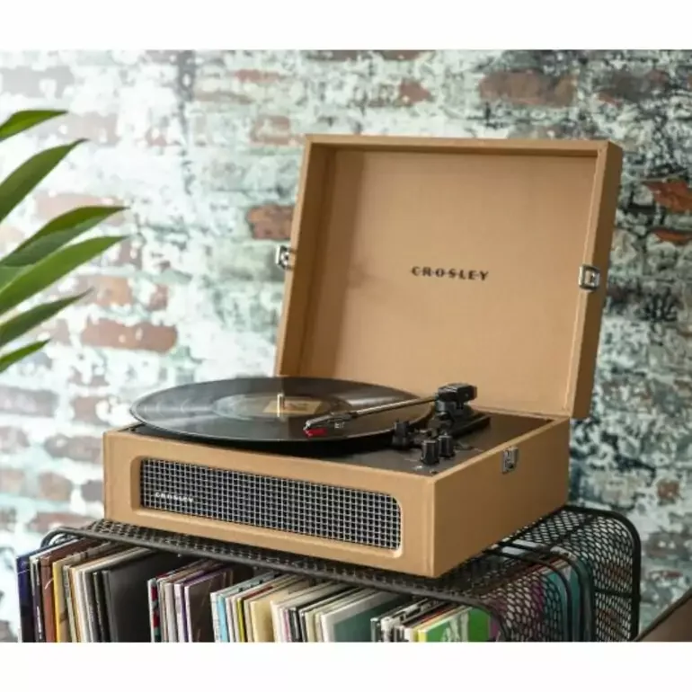 Портативний вініловий програвач Crosley Voyager Tan