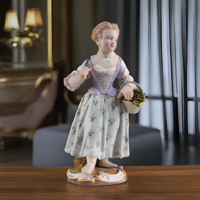 Порцелянова статуетка «Дама з виноградом» Meissen, 14 см