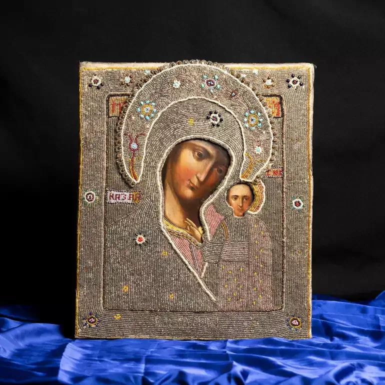 Старинная икона Божьей Матери конца XIX века