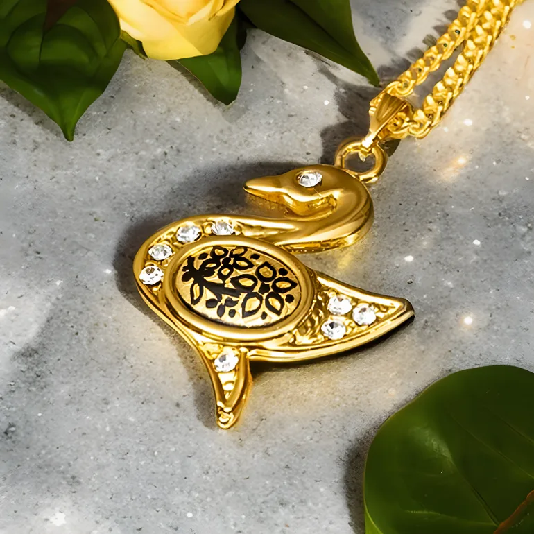 Кулон «Graceful swan» Anframa — подвеска из дамасской стали с позолотой