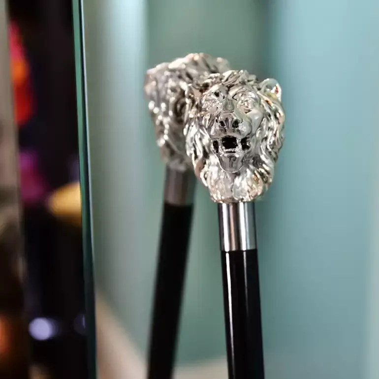 Тростина Pasotti Silver lion — італійський аксесуар