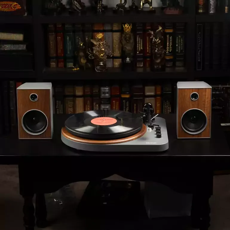 Виниловая музыкальная система Crosley T160 Shelf System Gray