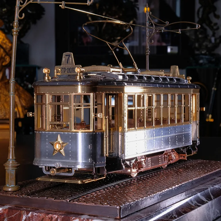 Авторська статуетка «Київський трамвай 1930-40 р.» — мідь, срібло, золото