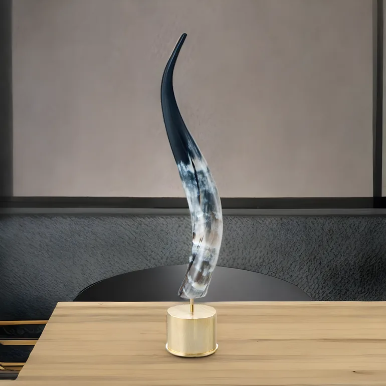 Скульптура з натурального рогу «Deluxe Horn» від Arca Horn (Італія)