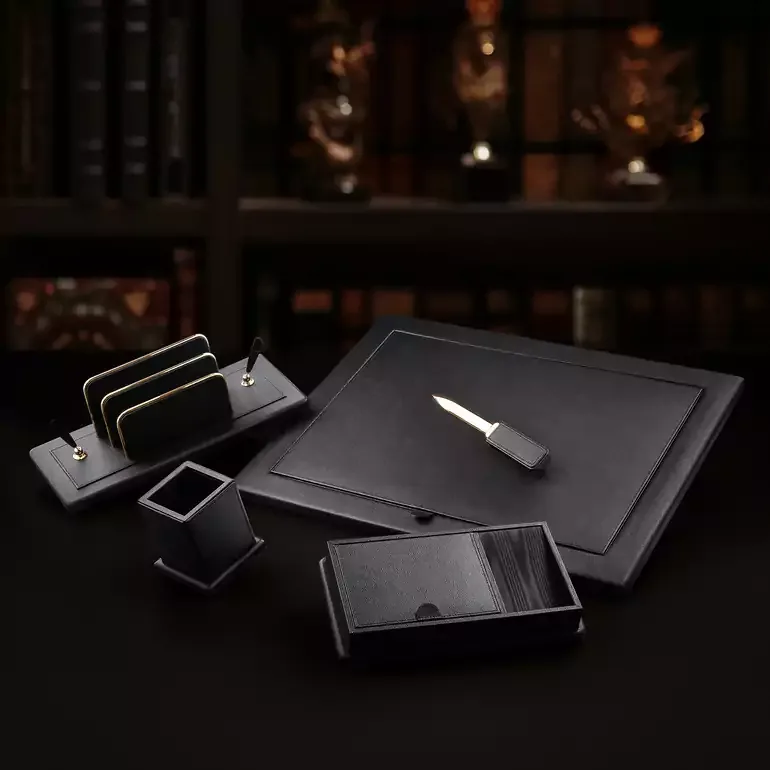 Настільний набір «Black leather» від Renzo Romagnoli