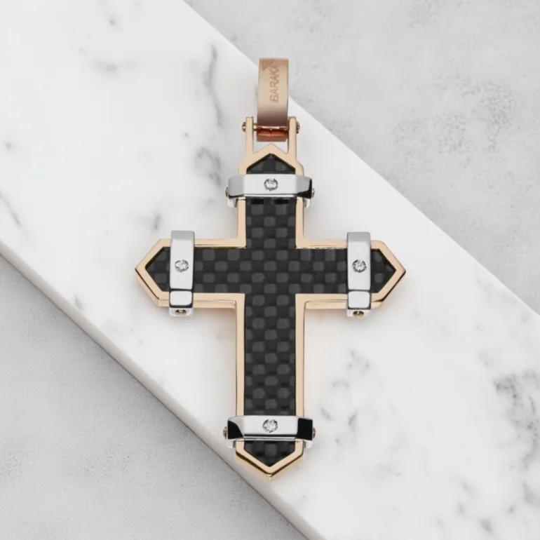 Чоловічий хрестик Black Cross з діамантами від Baraka