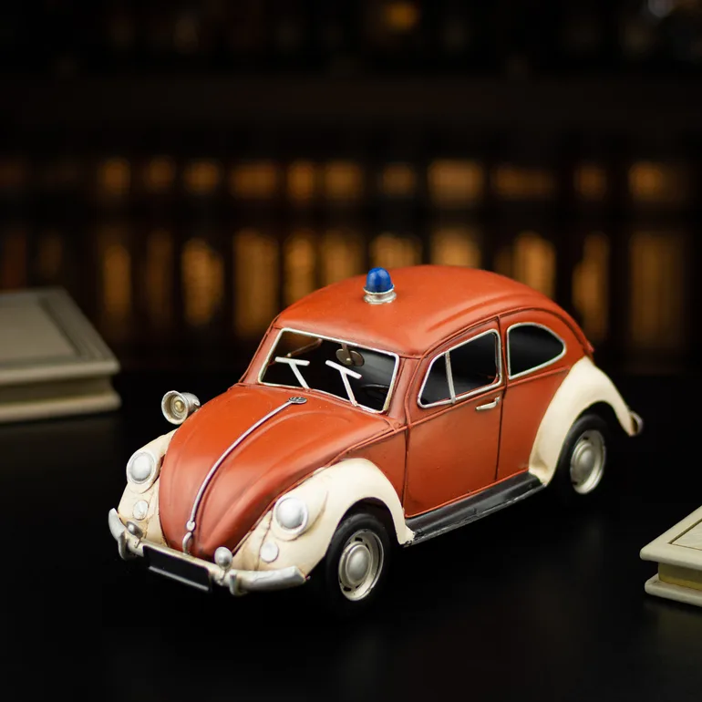 Металлическая модель VW Käfer Feuerwehr 1966 — коллекционный подарок