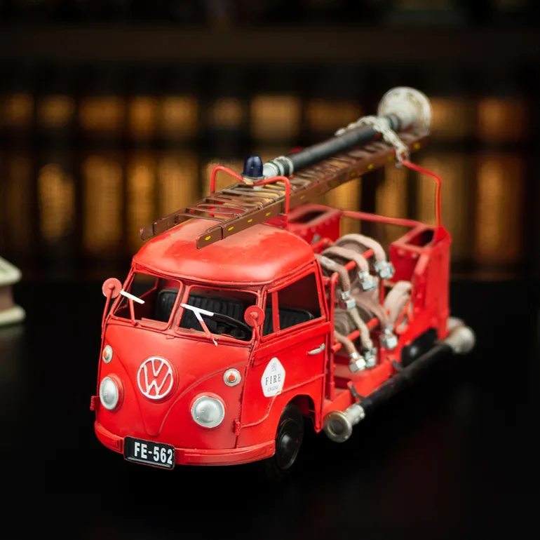 Металева модель пожежного автомобіля VW Bulli 1966 року