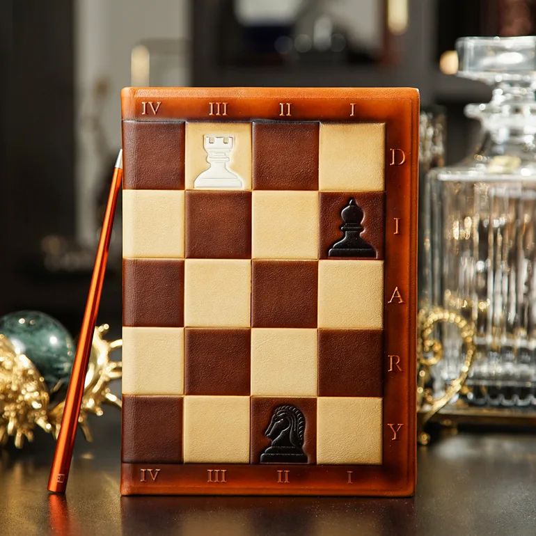 Щоденник Checkmate у шкіряній обкладинці з позолоченими торцями (А5)
