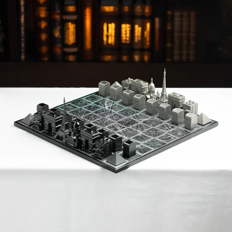 Шахи Skyline Chess «Будущие здания Парижа» с деревянной доской