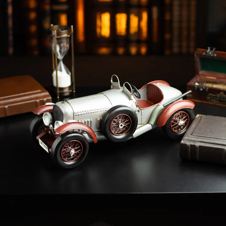 Металлическая модель Bentley 1927 года в ретро-стиле