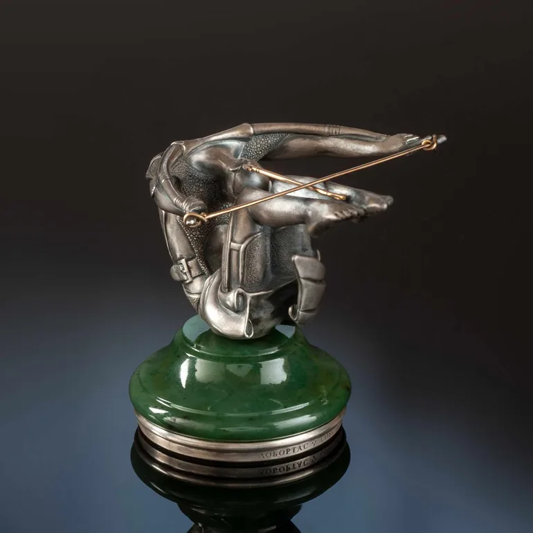 Печатка «Стрілець» (срібло, золото, діаманти, нефрит) від Lobortas