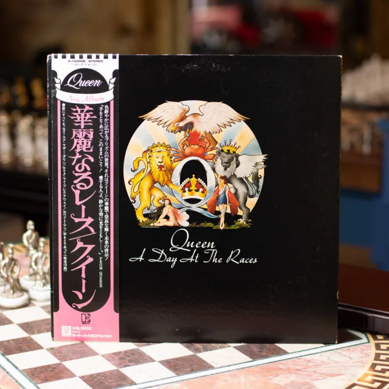 Виниловая пластинка Queen — A Day At The Races (Япония, 1976)