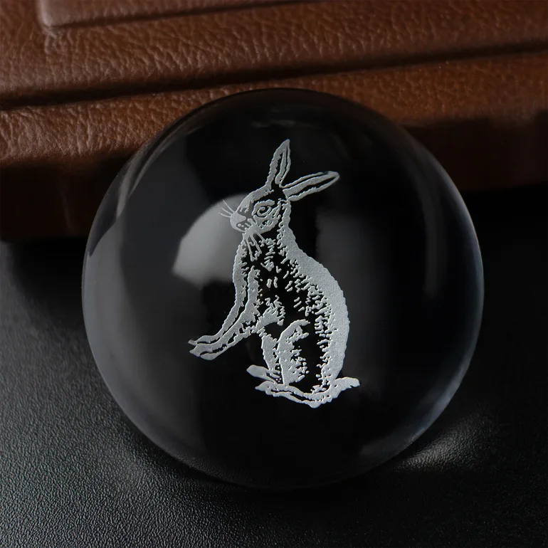 Кришталеве преспап'є з гравіюванням «Rabbit» від Royal Buckingham