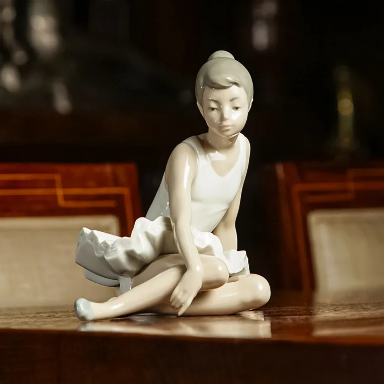 Порцелянова статуетка «Балерина, що сидить» — Vicente Martinez, NAO