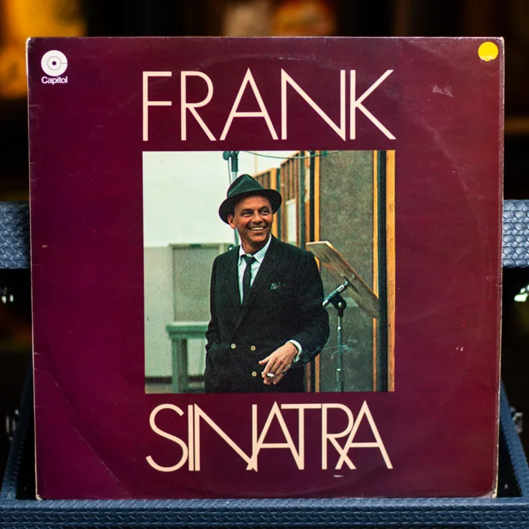 Вінтажна вінілова платівка Frank Sinatra з оркестром Нельсона Ріддла