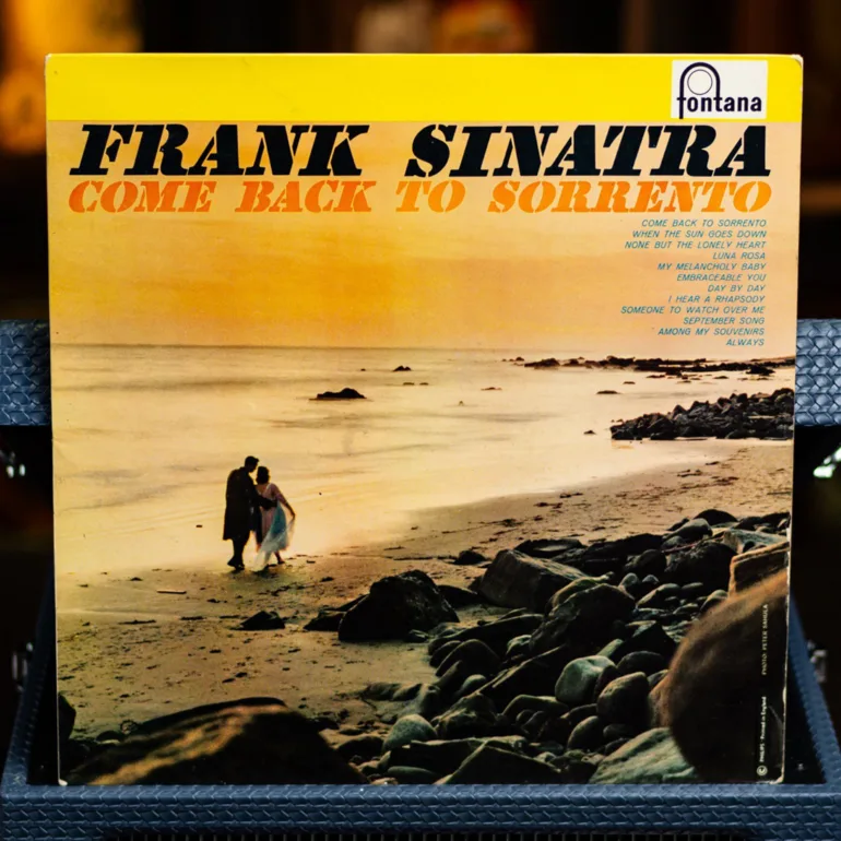 Вінтажна вінілова платівка Frank Sinatra – Come Back To Sorrento