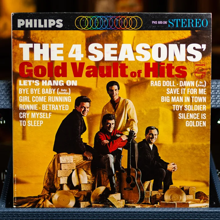 Вінтажна вінілова платівка The 4 Seasons — Gold Vault of Hits