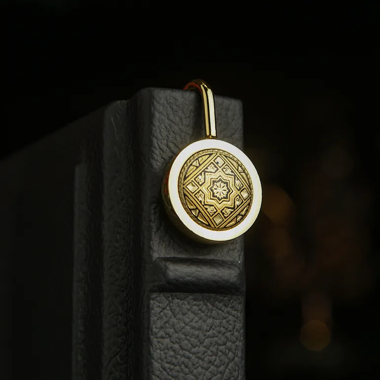 Закладка для книг «Dial» от Anframa — позолота и дамасская сталь