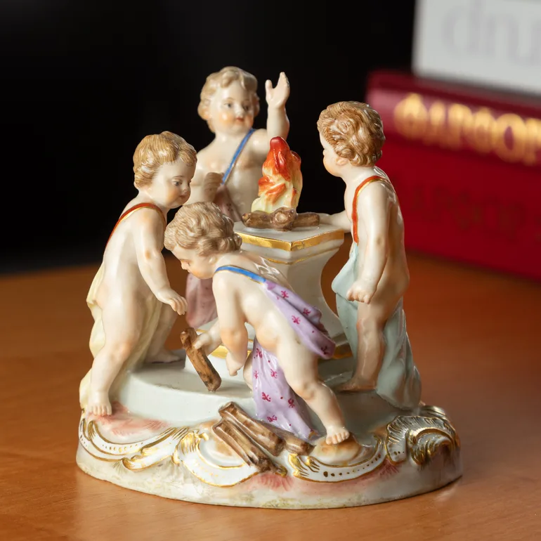 Статуетка Meissen «Діти біля багаття», кінець XIX ст