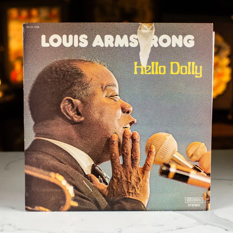 Вінтажна вінілова платівка Louis Armstrong – Hello Dolly (1975)