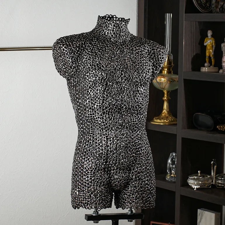 Гайкова скульптура «Iron Skin» — Hisoshi art Studio