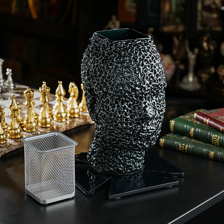 Статуэтка «Iron Mind»: авторская работа Hisoshi art Studio