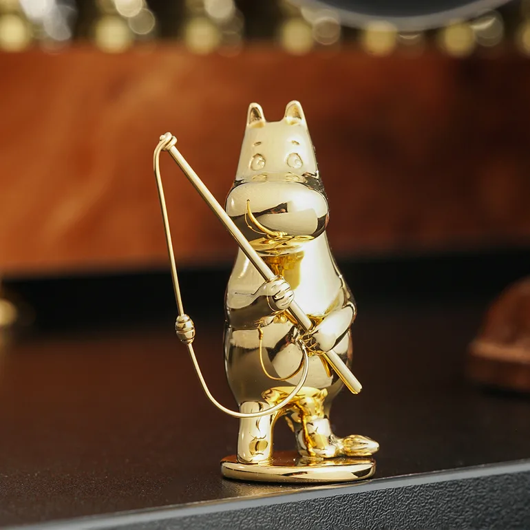 Статуетка Moomin on fishing из позолоченной стали Skultuna