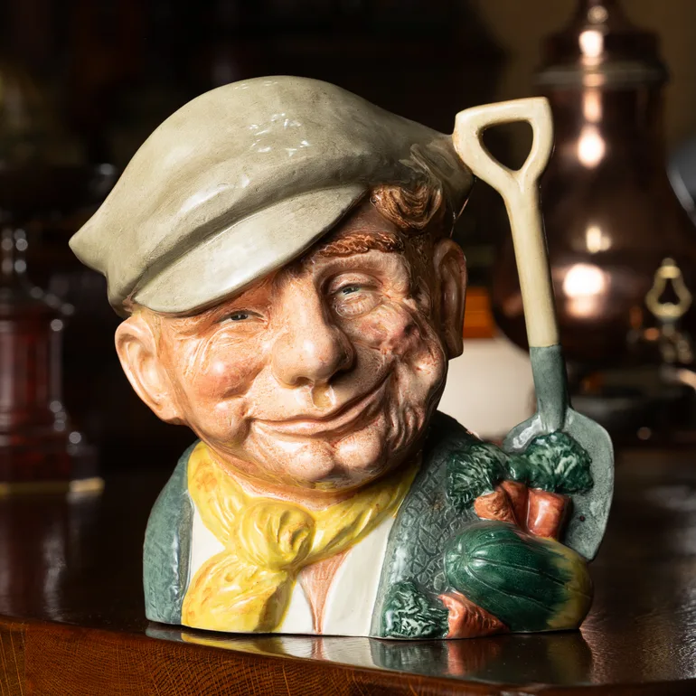Порцеляновий глечик «Садівник» від Royal Doulton: історія та особливості