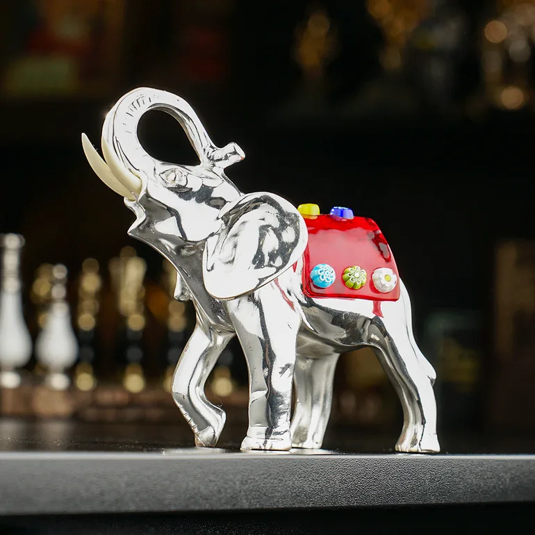 Статуетка «Indian elephant» з мармуровою крихтою та сріблом