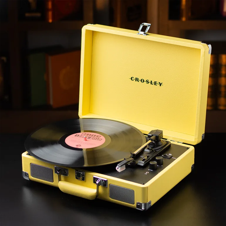 Вініловий програвач Crosley Cruiser Plus with Bluetooth — Lemon Yellow