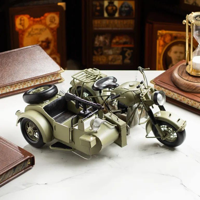 Модель мотоцикла Oldtimer Marke BMW Militär Motorrad 1944 (38 см), Nitsche