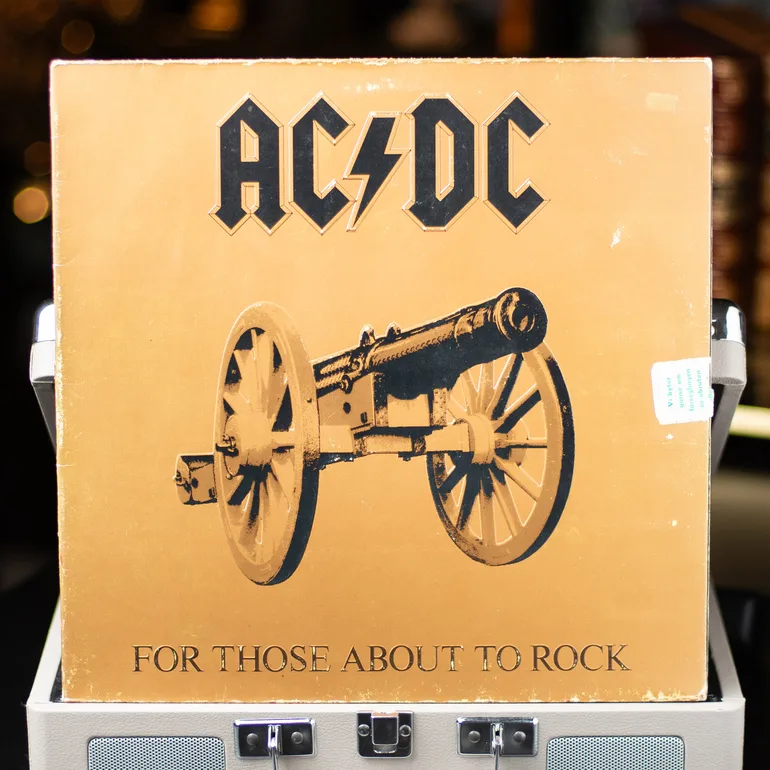 AC/DC – For Those About To Rock (We Salute You), вініл 1981 року