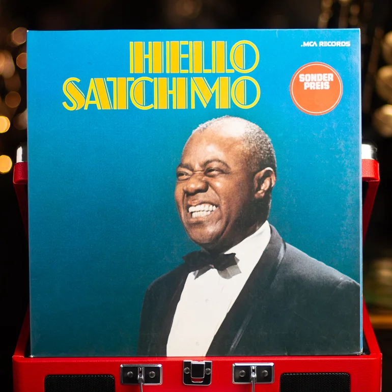 Вінтажна платівка Louis Armstrong — Hello Satchmo, His Golden Favorites (1974)