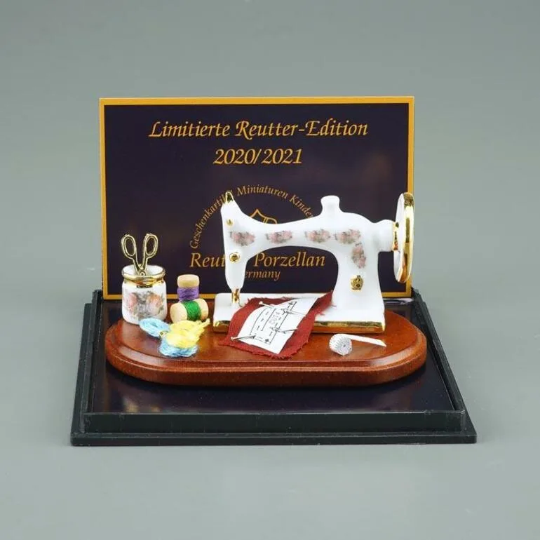 Мініатюра «Вишивання» Reutter Miniaturen — кераміка 1:12