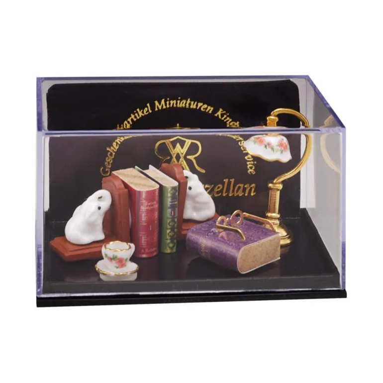 Мініатюра «Час читання з книгами, чашкою та лампою» Reutter Miniaturen