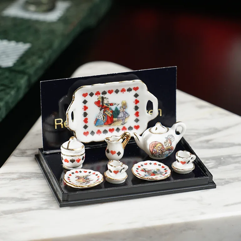 Мініатюра кавовий сервіз Аліса в країні чудес від Reutter Miniaturen