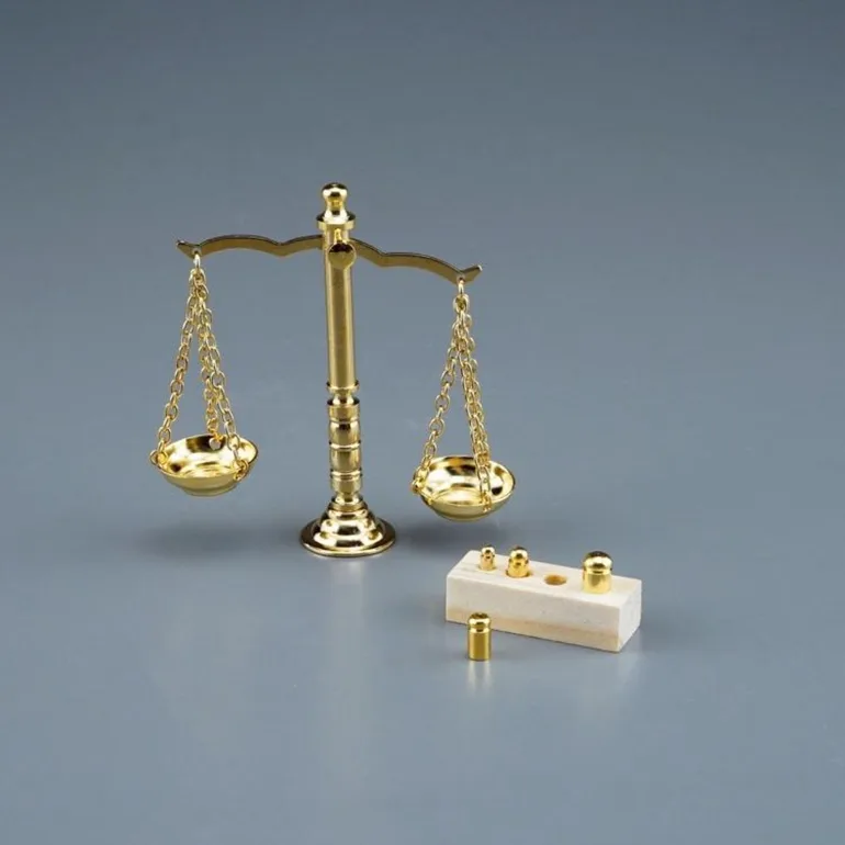 Мініатюра «Аптекарські ваги» — колекційний виріб Reutter Miniaturen