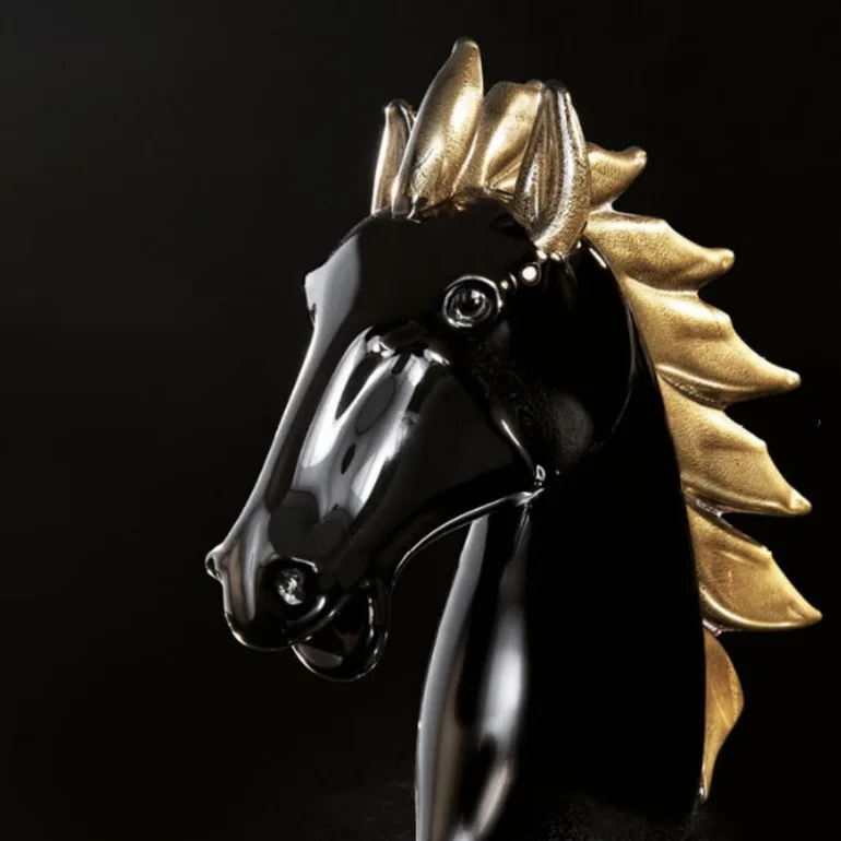 Кришталева статуетка «Black and Gold Horse» від Duccio di Segna