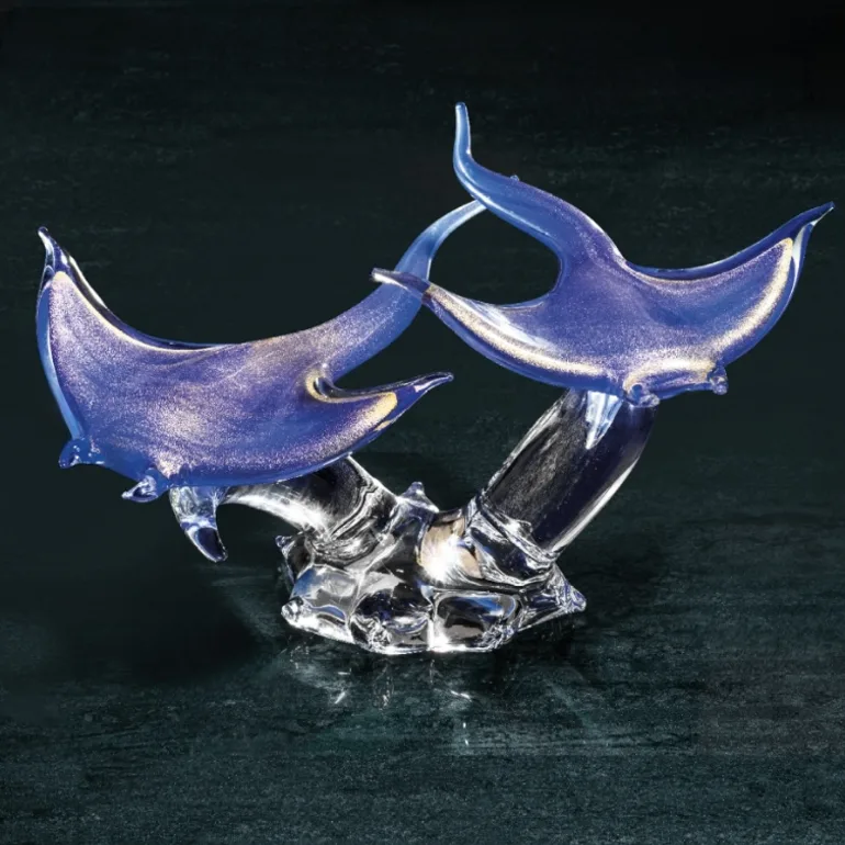 Кришталева статуэтка Blue-gold Manta Rays ручной работы Duccio di Segna