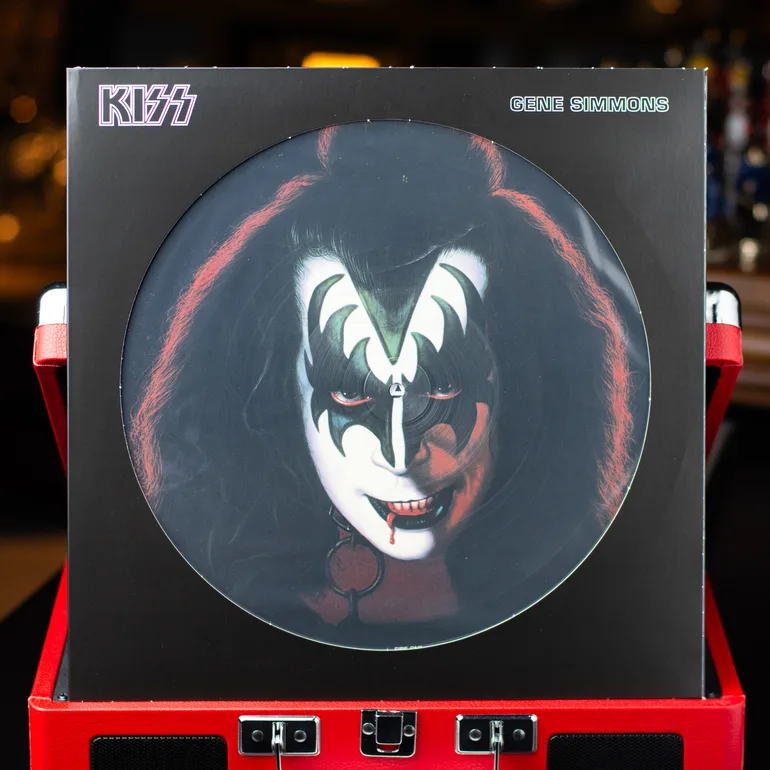 Вінілова платівка Kiss – Gene Simmons (1978)